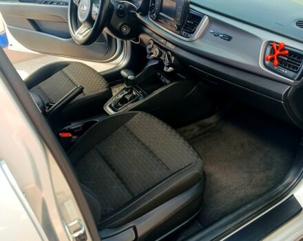 Серый Киа Рио, объемом двигателя 1.6 л и пробегом 100 тыс. км за 11299 $, фото 6 на Automoto.ua