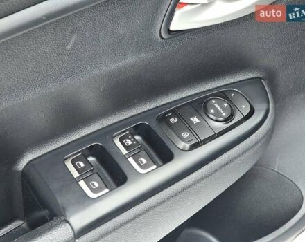 Серый Киа Рио, объемом двигателя 1.59 л и пробегом 91 тыс. км за 11900 $, фото 37 на Automoto.ua