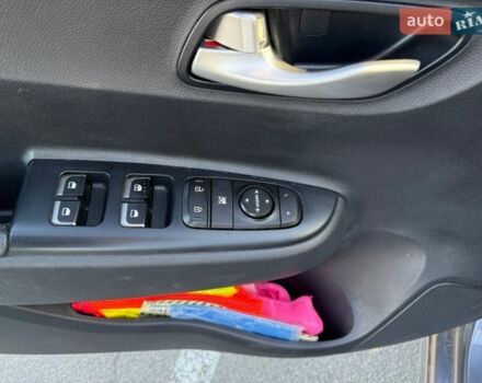 Серый Киа Рио, объемом двигателя 1.37 л и пробегом 135 тыс. км за 11100 $, фото 8 на Automoto.ua