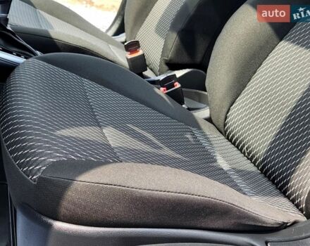 Сірий Кіа Ріо, об'ємом двигуна 1.37 л та пробігом 135 тис. км за 12999 $, фото 22 на Automoto.ua