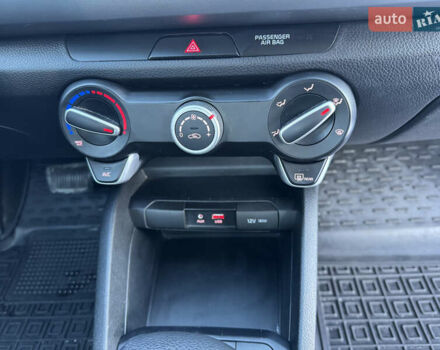 Серый Киа Рио, объемом двигателя 1.59 л и пробегом 65 тыс. км за 12700 $, фото 54 на Automoto.ua