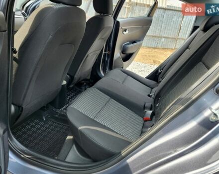 Сірий Кіа Ріо, об'ємом двигуна 1.37 л та пробігом 135 тис. км за 12999 $, фото 33 на Automoto.ua