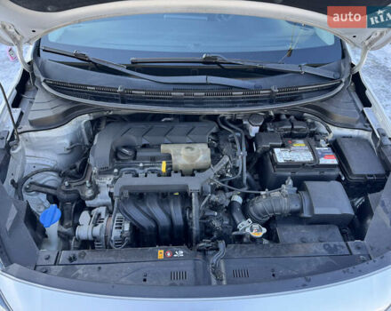 Серый Киа Рио, объемом двигателя 1.59 л и пробегом 65 тыс. км за 12700 $, фото 58 на Automoto.ua