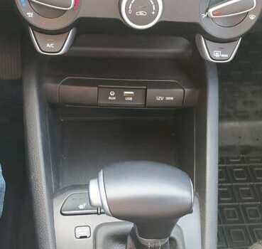 Серый Киа Рио, объемом двигателя 1.6 л и пробегом 8 тыс. км за 14500 $, фото 7 на Automoto.ua