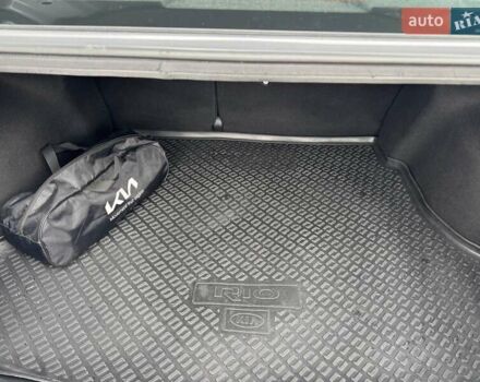 Сірий Кіа Ріо, об'ємом двигуна 1.59 л та пробігом 125 тис. км за 13800 $, фото 10 на Automoto.ua