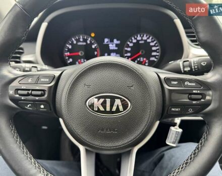 Сірий Кіа Ріо, об'ємом двигуна 1.59 л та пробігом 125 тис. км за 13800 $, фото 5 на Automoto.ua