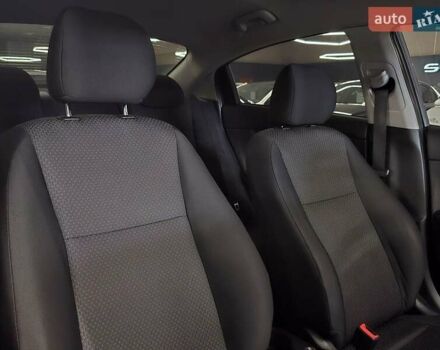 Сірий Кіа Ріо, об'ємом двигуна 1.37 л та пробігом 60 тис. км за 13999 $, фото 25 на Automoto.ua