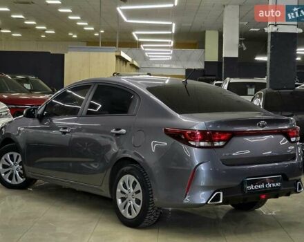 Сірий Кіа Ріо, об'ємом двигуна 1.37 л та пробігом 60 тис. км за 13999 $, фото 4 на Automoto.ua