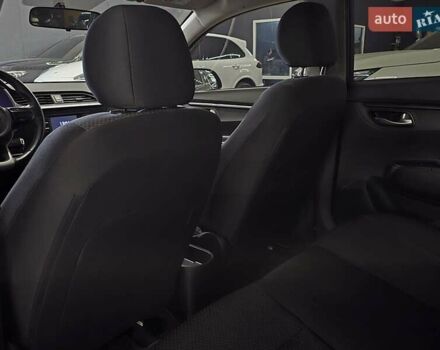 Сірий Кіа Ріо, об'ємом двигуна 1.37 л та пробігом 60 тис. км за 13999 $, фото 20 на Automoto.ua