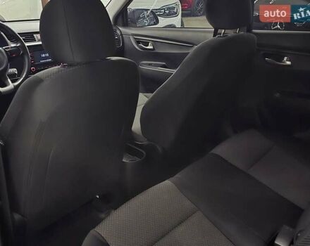 Сірий Кіа Ріо, об'ємом двигуна 1.37 л та пробігом 60 тис. км за 13999 $, фото 18 на Automoto.ua