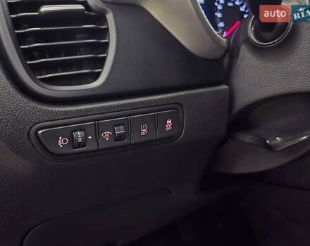Сірий Кіа Ріо, об'ємом двигуна 1.37 л та пробігом 60 тис. км за 13999 $, фото 15 на Automoto.ua