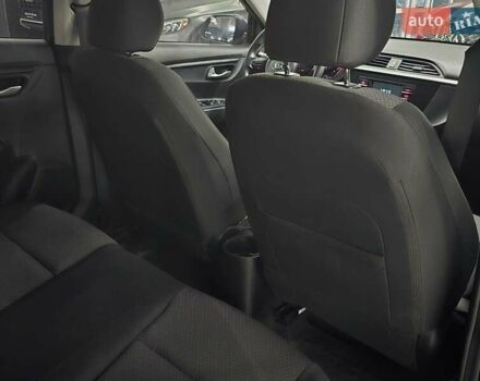 Сірий Кіа Ріо, об'ємом двигуна 1.37 л та пробігом 60 тис. км за 13999 $, фото 20 на Automoto.ua
