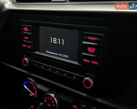 Сірий Кіа Ріо, об'ємом двигуна 1.37 л та пробігом 60 тис. км за 13999 $, фото 29 на Automoto.ua