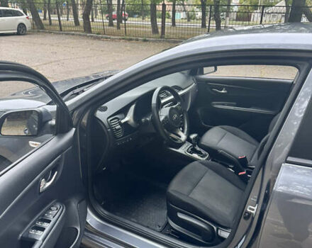 Серый Киа Рио, объемом двигателя 1.37 л и пробегом 57 тыс. км за 13800 $, фото 11 на Automoto.ua