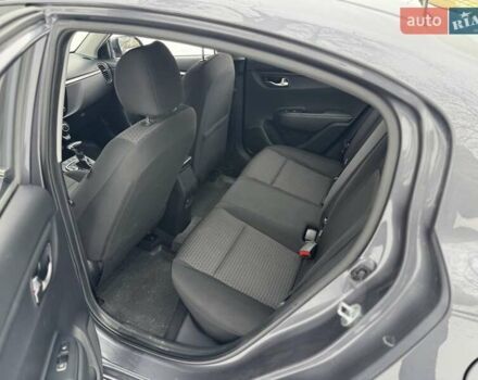 Сірий Кіа Ріо, об'ємом двигуна 1.59 л та пробігом 125 тис. км за 13800 $, фото 4 на Automoto.ua