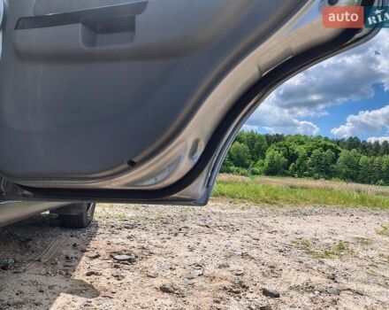Серый Киа Рио, объемом двигателя 1.5 л и пробегом 245 тыс. км за 2400 $, фото 9 на Automoto.ua