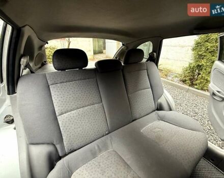 Серый Киа Рио, объемом двигателя 1.4 л и пробегом 188 тыс. км за 2900 $, фото 8 на Automoto.ua