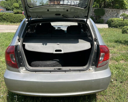 Серый Киа Рио, объемом двигателя 1.3 л и пробегом 266 тыс. км за 3000 $, фото 1 на Automoto.ua