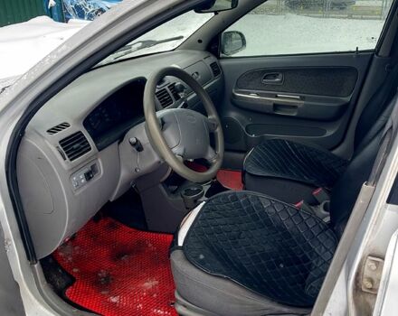 Серый Киа Рио, объемом двигателя 1.3 л и пробегом 402 тыс. км за 3300 $, фото 6 на Automoto.ua