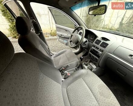Серый Киа Рио, объемом двигателя 1.4 л и пробегом 188 тыс. км за 2900 $, фото 7 на Automoto.ua