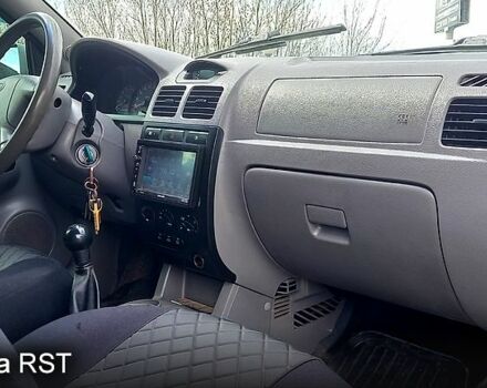 Сірий Кіа Ріо, об'ємом двигуна 1.5 л та пробігом 0 тис. км за 3500 $, фото 4 на Automoto.ua