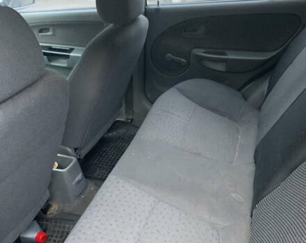 Кіа Ріо 2004 у Ужгороді на Automoto.ua Сірий Кіа Ріо, об'ємом двигуна 1.4 л та пробігом 290 тис. км за 1300 $, фото 2 на Automoto.ua