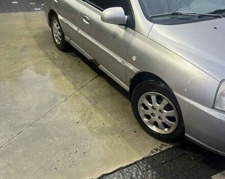 Сірий Кіа Ріо, об'ємом двигуна 1.4 л та пробігом 125 тис. км за 1600 $, фото 2 на Automoto.ua