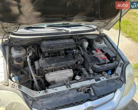 Серый Киа Рио, объемом двигателя 1.3 л и пробегом 181 тыс. км за 2200 $, фото 20 на Automoto.ua