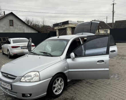 Сірий Кіа Ріо, об'ємом двигуна 1.49 л та пробігом 300 тис. км за 2500 $, фото 3 на Automoto.ua