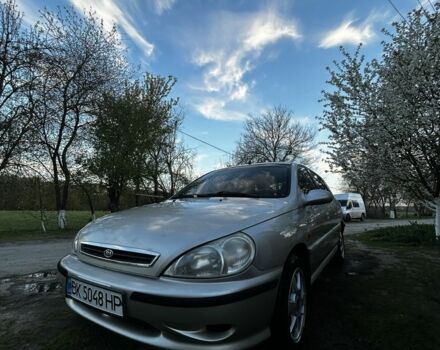 Серый Киа Рио, объемом двигателя 1.5 л и пробегом 173 тыс. км за 2600 $, фото 1 на Automoto.ua