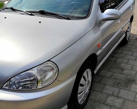 Сірий Кіа Ріо, об'ємом двигуна 1.5 л та пробігом 320 тис. км за 2600 $, фото 1 на Automoto.ua