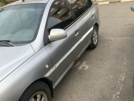 Киа Рио 2004 в Ужгороде на Automoto.ua Серый Киа Рио, объемом двигателя 1.4 л и пробегом 290 тыс. км за 1300 $, фото 1 на Automoto.ua
