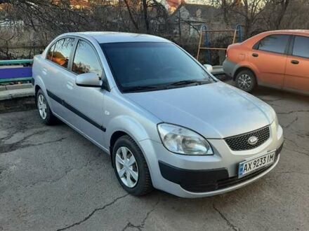 Серый Киа Рио, объемом двигателя 1.4 л и пробегом 177 тыс. км за 5400 $, фото 1 на Automoto.ua