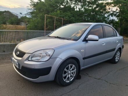 Серый Киа Рио, объемом двигателя 1.3 л и пробегом 225 тыс. км за 3700 $, фото 1 на Automoto.ua