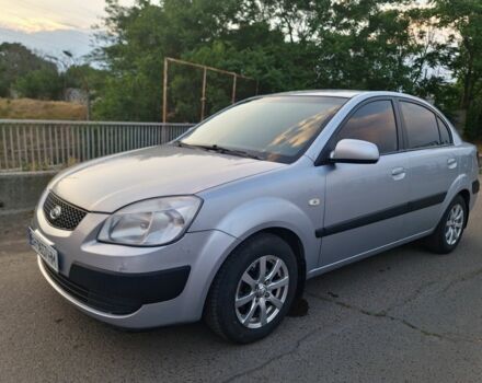 Серый Киа Рио, объемом двигателя 1.3 л и пробегом 225 тыс. км за 3700 $, фото 1 на Automoto.ua