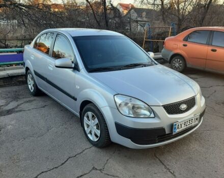 Серый Киа Рио, объемом двигателя 1.4 л и пробегом 177 тыс. км за 5400 $, фото 1 на Automoto.ua