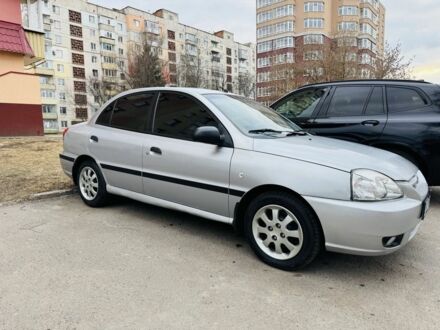 Сірий Кіа Ріо, об'ємом двигуна 1.4 л та пробігом 300 тис. км за 2300 $, фото 1 на Automoto.ua