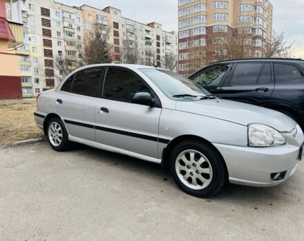 Серый Киа Рио, объемом двигателя 1.4 л и пробегом 300 тыс. км за 2300 $, фото 1 на Automoto.ua