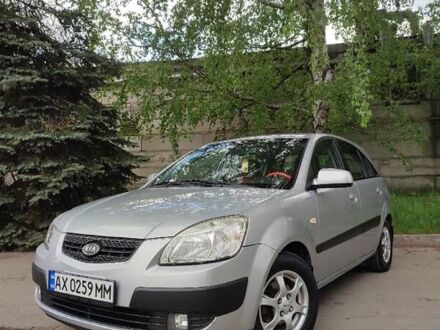Кіа Ріо 2005 у Харкові на Automoto.ua Сірий Кіа Ріо, об'ємом двигуна 1.4 л та пробігом 192 тис. км за 5000 $, фото 1 на Automoto.ua
