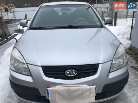 Серый Киа Рио, объемом двигателя 1.4 л и пробегом 260 тыс. км за 5500 $, фото 1 на Automoto.ua