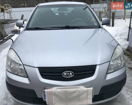 Серый Киа Рио, объемом двигателя 1.4 л и пробегом 260 тыс. км за 5500 $, фото 1 на Automoto.ua
