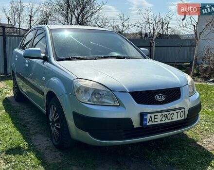 Серый Киа Рио, объемом двигателя 1.4 л и пробегом 256 тыс. км за 4100 $, фото 1 на Automoto.ua