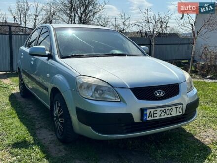 Серый Киа Рио, объемом двигателя 1.4 л и пробегом 256 тыс. км за 4100 $, фото 1 на Automoto.ua