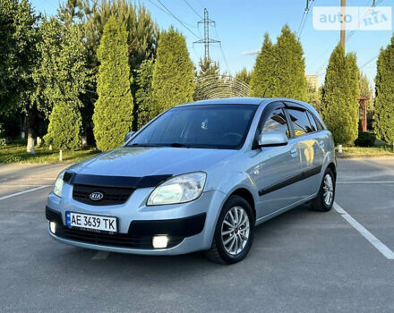 Серый Киа Рио, объемом двигателя 1.4 л и пробегом 211 тыс. км за 5700 $, фото 1 на Automoto.ua