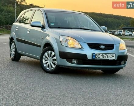 Серый Киа Рио, объемом двигателя 1.5 л и пробегом 279 тыс. км за 4350 $, фото 1 на Automoto.ua