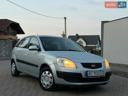 Серый Киа Рио, объемом двигателя 1.59 л и пробегом 276 тыс. км за 4200 $, фото 1 на Automoto.ua