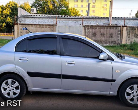 Серый Киа Рио, объемом двигателя 1.4 л и пробегом 85 тыс. км за 4400 $, фото 1 на Automoto.ua