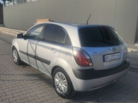 Сірий Кіа Ріо, об'ємом двигуна 1.49 л та пробігом 280 тис. км за 3900 $, фото 1 на Automoto.ua