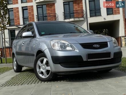 Сірий Кіа Ріо, об'ємом двигуна 1.6 л та пробігом 179 тис. км за 5999 $, фото 1 на Automoto.ua