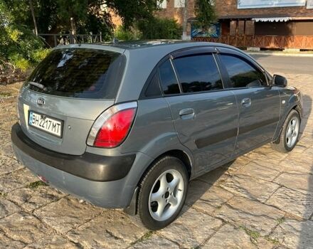 Серый Киа Рио, объемом двигателя 1.4 л и пробегом 245 тыс. км за 4200 $, фото 1 на Automoto.ua